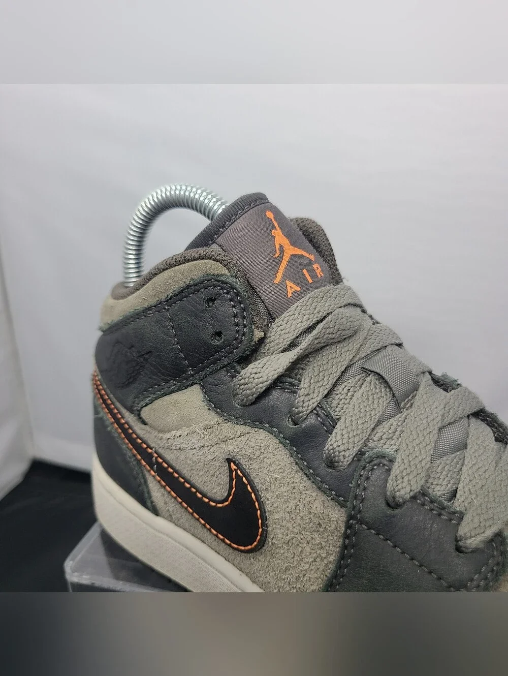 Jordan 1 Mid SE GS 